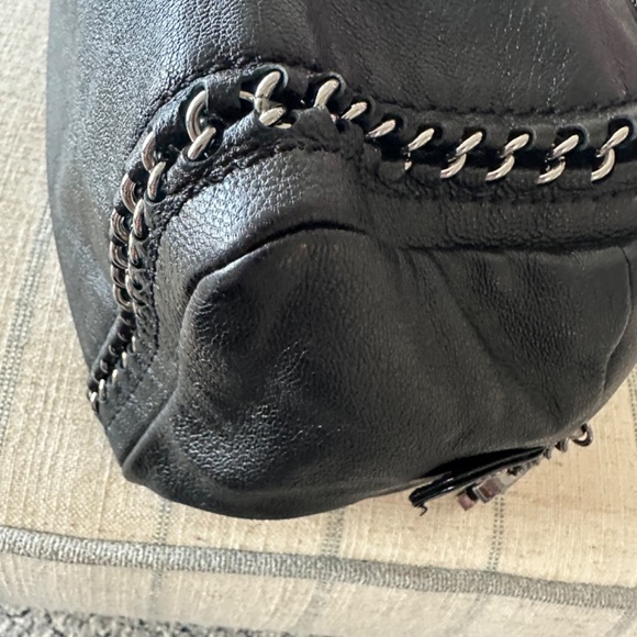 Chanel Luxe Ligne Bowler - Picture 15 of 16